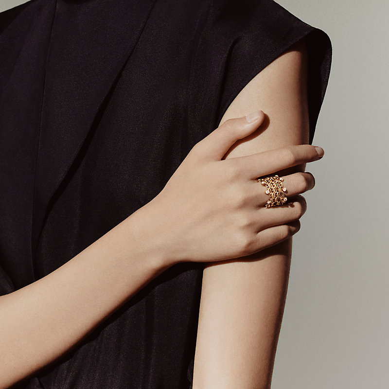 Chaine d'ancre Calypso ring, large model - Yellow gold | Hermès